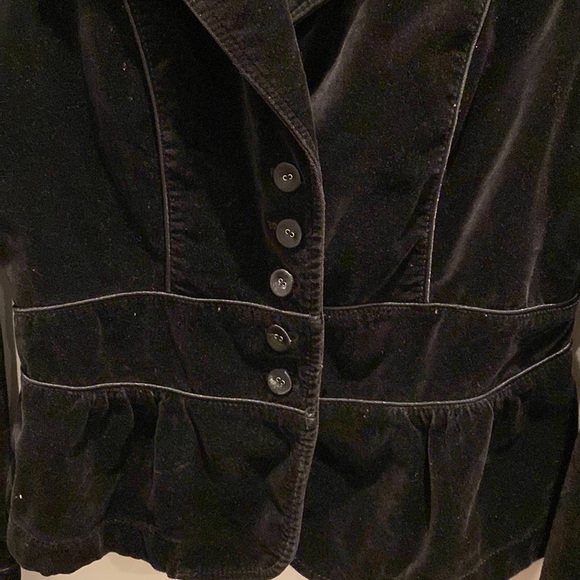 VELVET BLAZER. WAIST AND BACK  DETAILS - Picture 3 of 4